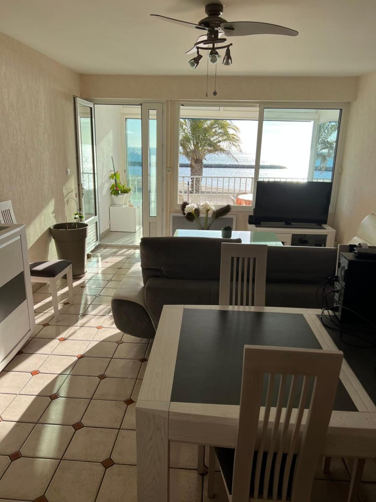 Appartement Mar E Souleu Avec Terrasse Et Vue Mer Au Grau Du Roi Le Grau-du-Roi Luaran gambar